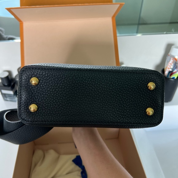 Louis Vuitton Capucines Mini - Picture 4 of 6